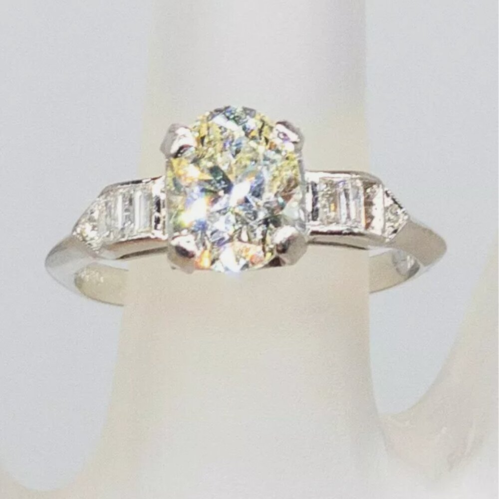 WOW 2CT++ OVAL CUT DIAMOND WOMENS RING